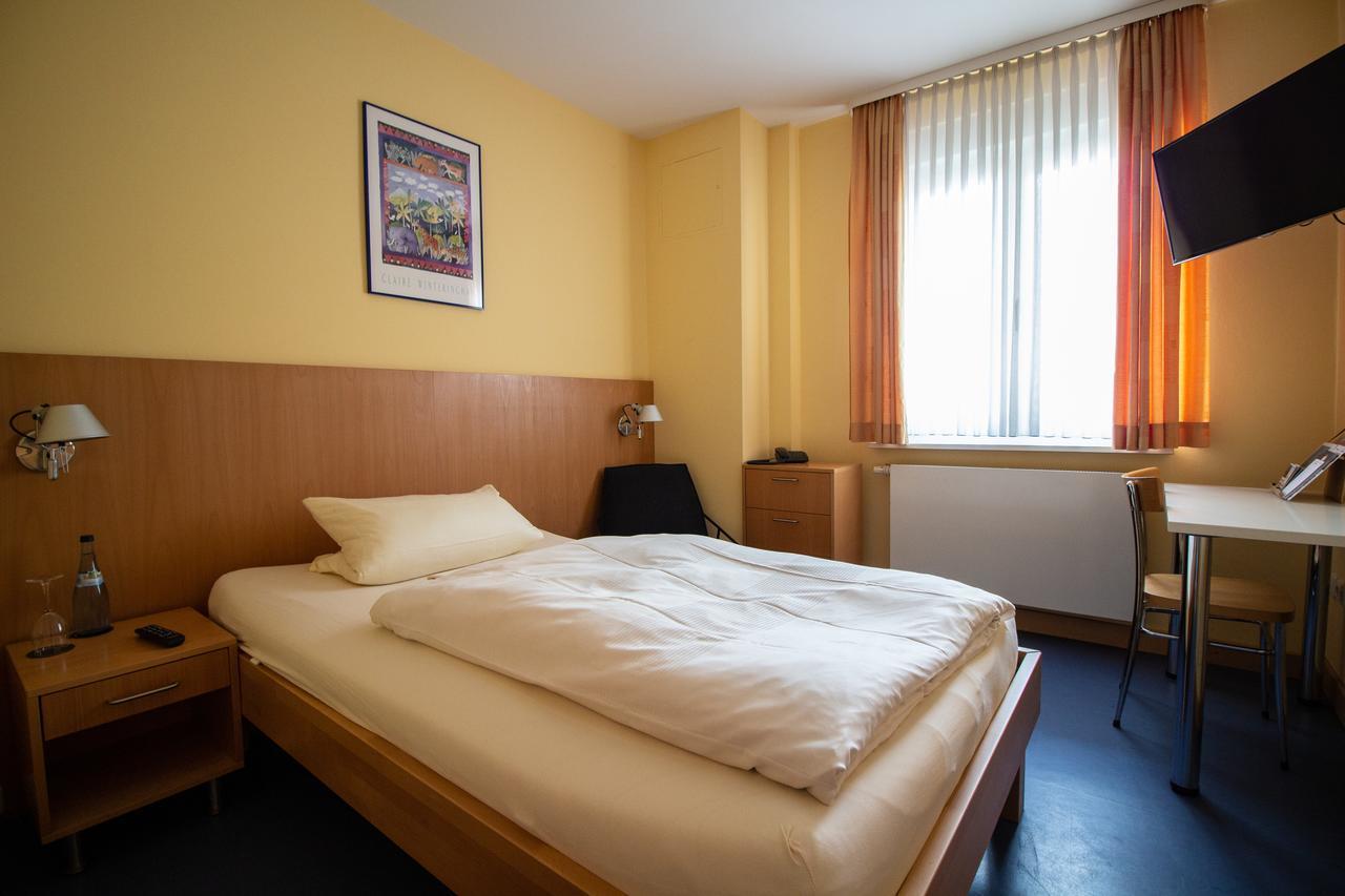 Hotel Goldene Gans Mannheim Buitenkant foto